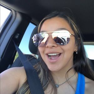 Meet your Posher, Mia